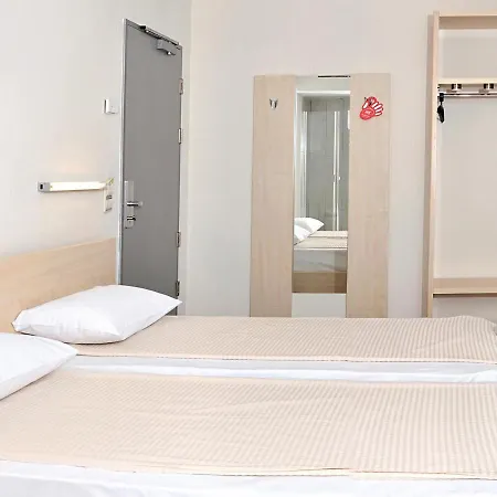 Hotel Hello Gara De Nord 2*