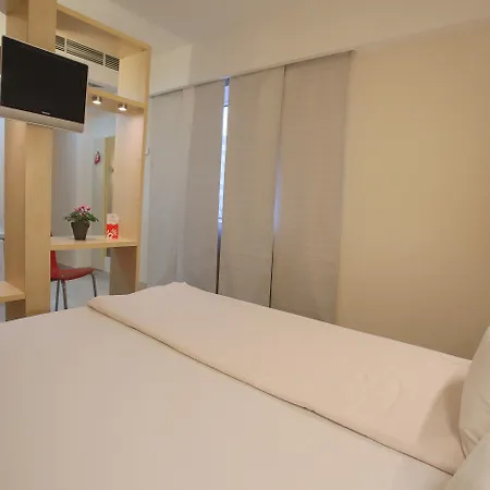 Hotel Hello Gara De Nord 2*