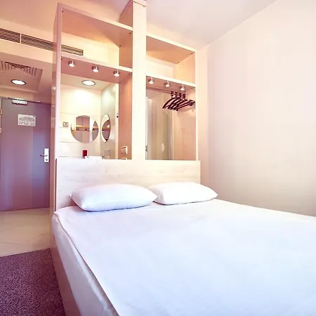 Hotel Hello Gara De Nord 2*