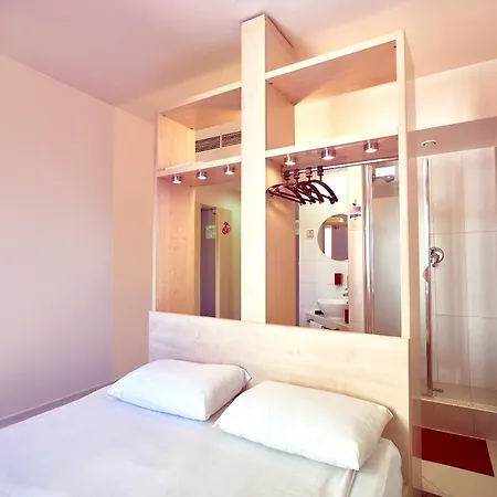 Hotel Hello Gara De Nord 2*