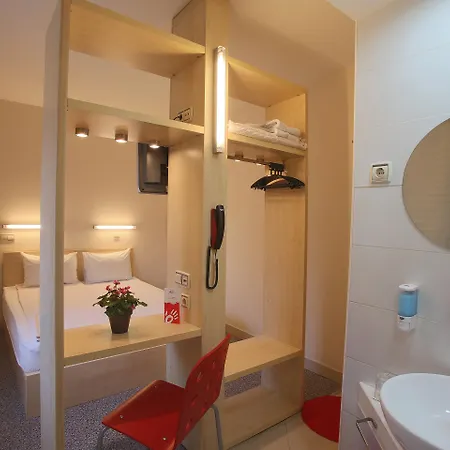 Hello Gara De Nord Hotel 2*