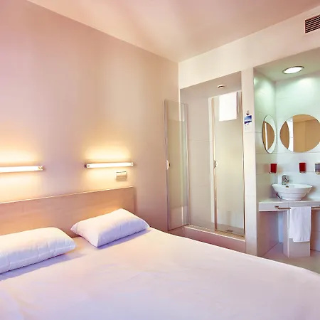Hotel Hello Gara De Nord 2*