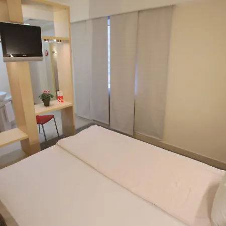 Hello Gara De Nord Bucarest