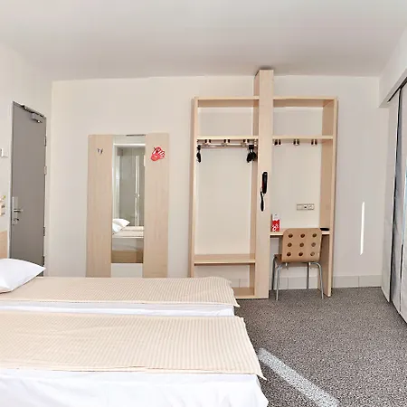 Hello Gara De Nord Hotel 2*