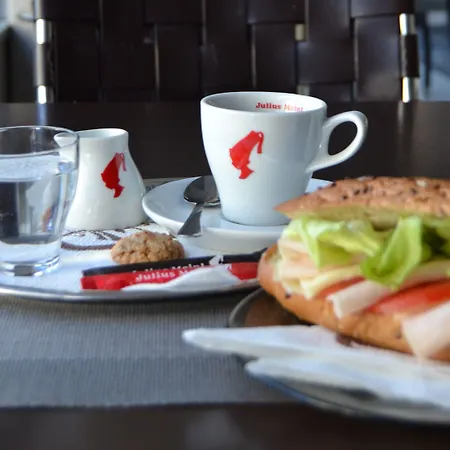 Hello Gara De Nord Hotel 2*