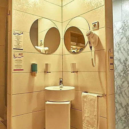 Hotel Hello Gara De Nord Boekarest
