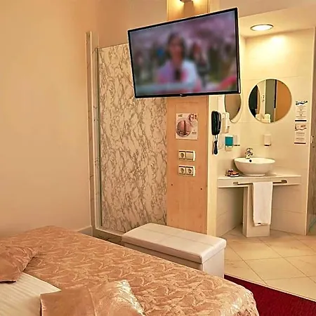 Hotel Hello Gara De Nord Boekarest