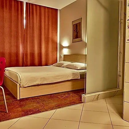 Hello Gara De Nord Hotel 2*
