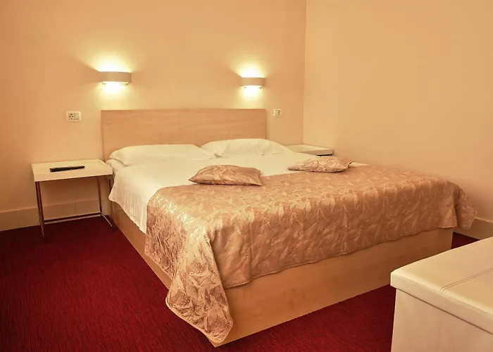 Hello Gara De Nord 2*