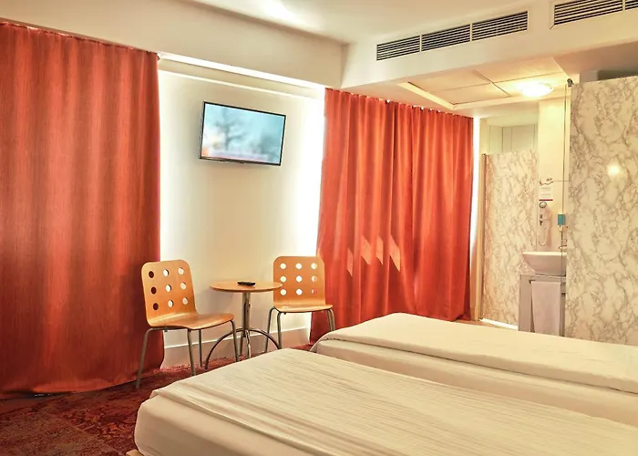 Hello Gara De Nord Hotel 2*