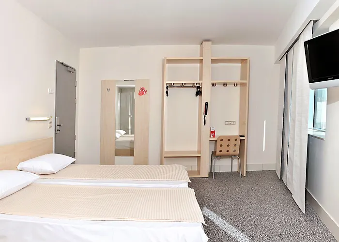 Hello Gara De Nord Hotel 2*