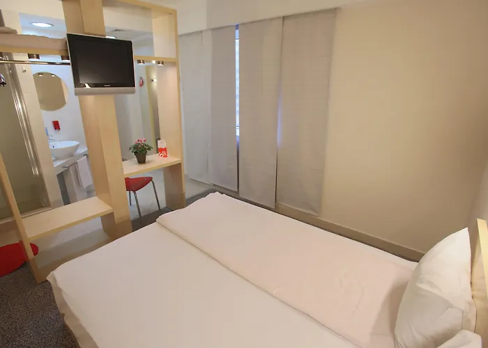 Hello Gara De Nord Boekarest