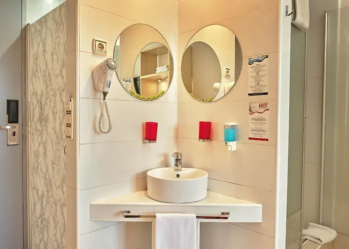 Hello Gara De Nord Hotell 2*