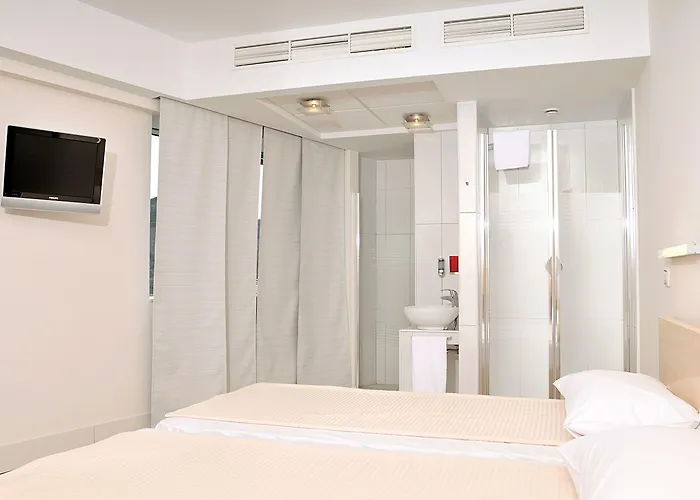 Hello Gara De Nord 2*